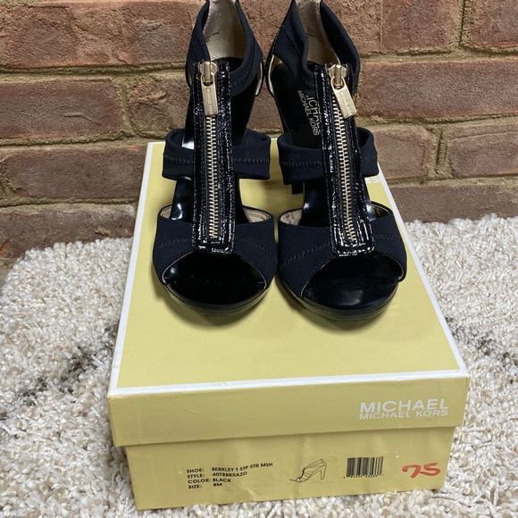 Michael Kors Berkeley T-Strap Black Heel Size 8 - Picture 9 of 10